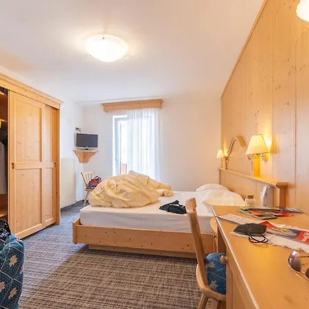 Albergo Canazei カナツェーイ