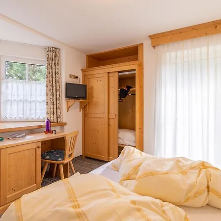 Albergo Canazei *