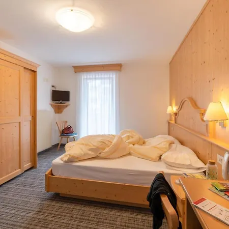 Albergo Canazei * カナツェーイ